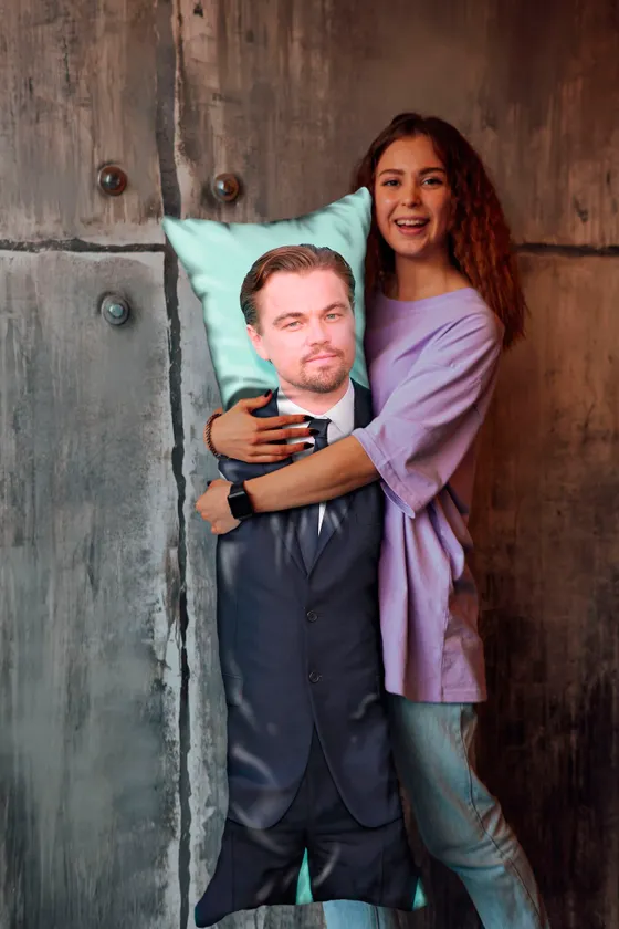 Дакимакура Леонардо ди Каприо