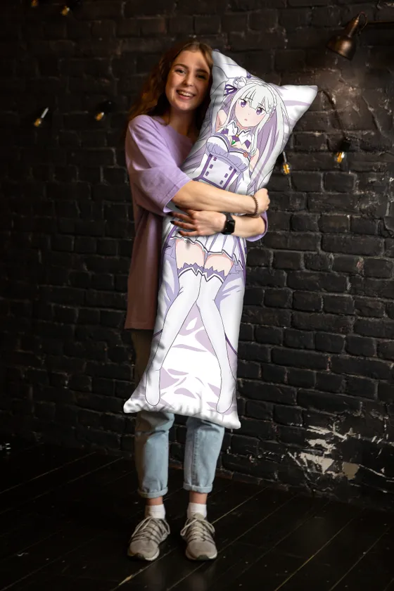 Дакимакура Эмилия