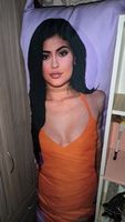 Фотография покупателя 1 - Дакимакура Кайли Дженнер №2