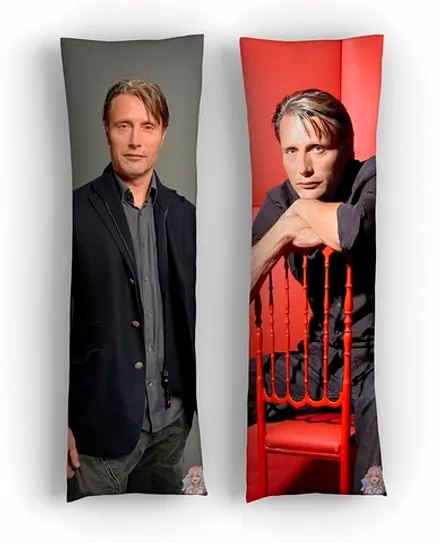 Дакимакура Мадс Миккельсен