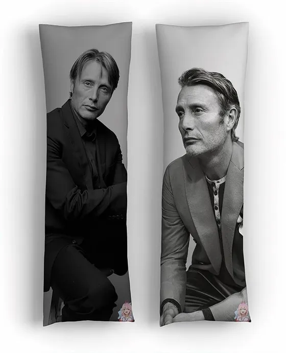 Дакимакура Мадс Миккельсен №2