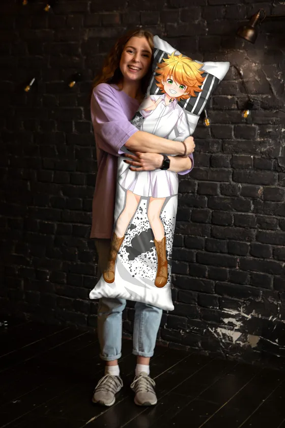 Дакимакура Эмма