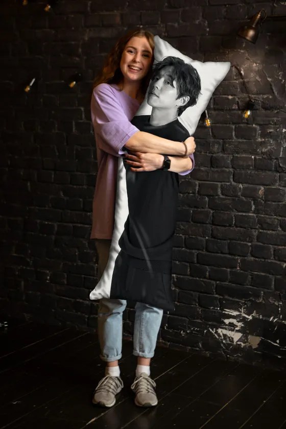 Дакимакура Кон Ю