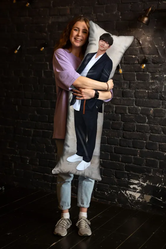 Дакимакура Кон Ю №2