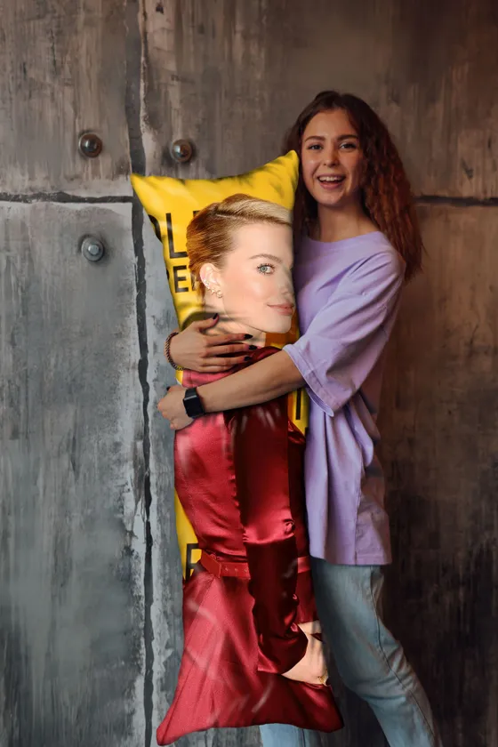 Дакимакура Марго Робби №2