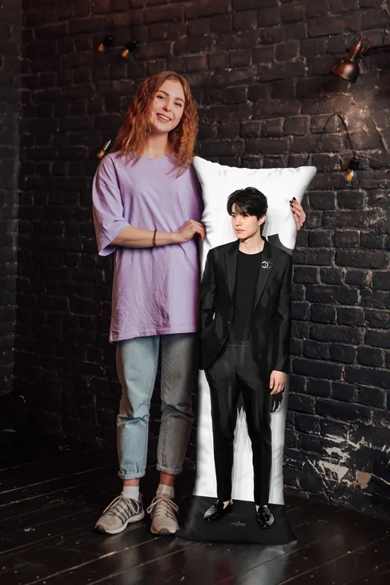 Дакимакура Ли Дон Ук №3