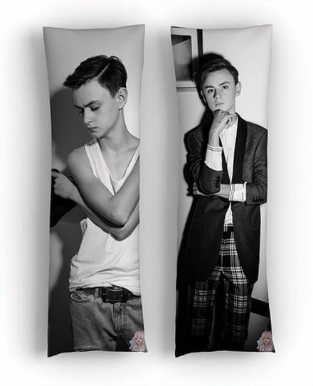 Дакимакура Джейден Мартелл №3