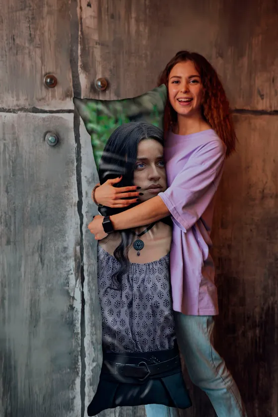 Дакимакура Йеннифер