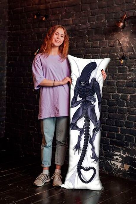 Дакимакура Ксеноморф