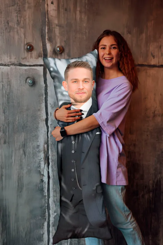 Дакимакура Чарли Ханнэм №2