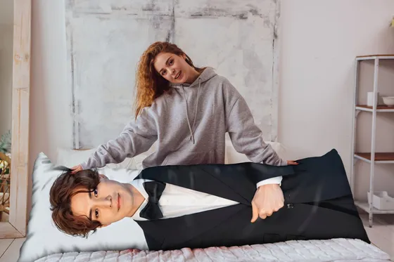 Дакимакура Ли Дон Ук №3