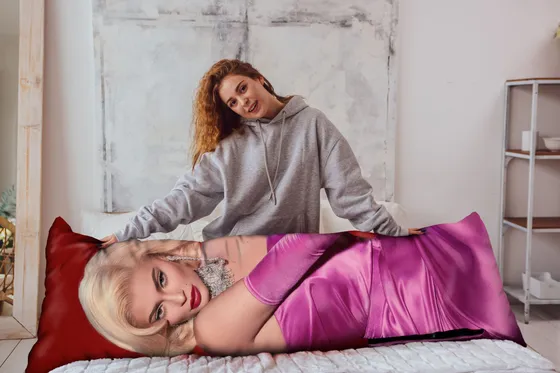 Дакимакура Кайли Дженнер №2