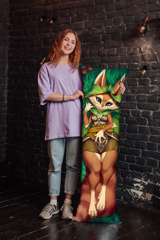 Дакимакура Белка Худвинк №3