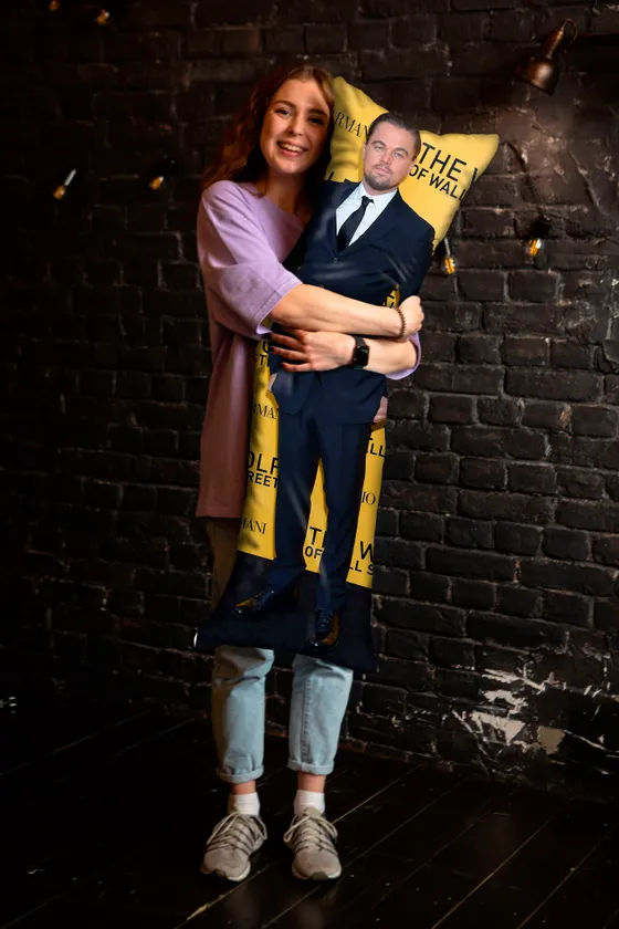 Дакимакура Леонардо ди Каприо №2