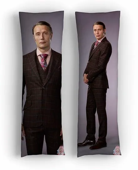 Дакимакура Мадс Миккельсен №3