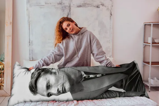 Дакимакура Мадс Миккельсен №2