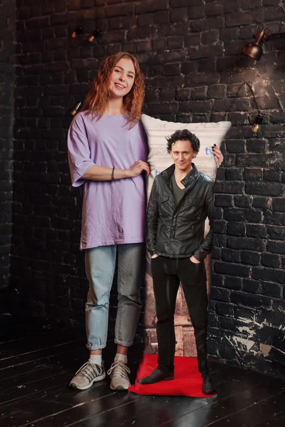 Дакимакура Том Хиддлстон