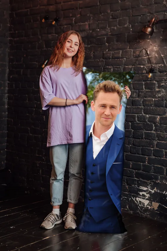 Дакимакура Том Хиддлстон №2