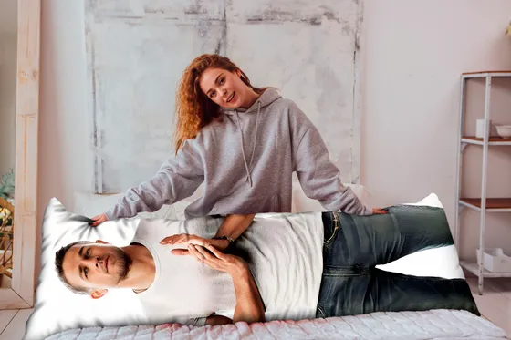 Дакимакура Чарли Ханнэм