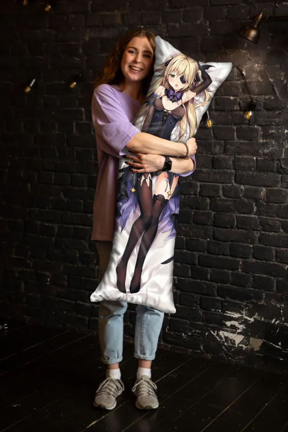 Дакимакура Фишль №3